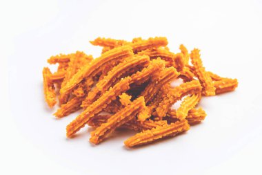 Bhajni chakli çubukları ya da diwali festivali kullanılarak yapılan gevrek murukku atıştırmalıkları.