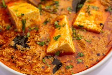 Paneer khus khus köri veya süzme peynir haşhaş tohumu kullanarak yapılan masala, Hint tarifi