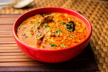 Khus khus sabzi Haşhaş tohumları kullanarak yapılan khas khas ki sabji olarak da bilinir.