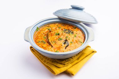 Khus khus sabzi Haşhaş tohumları kullanarak yapılan khas khas ki sabji olarak da bilinir.