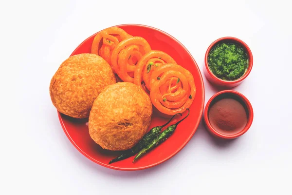 Kachori Com Jalebi Combinação Lanche Índia Também Chamado Kachauri Kachodi — Fotografia de Stock