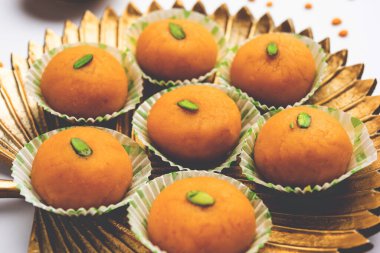 Besan Peda,pedha, pera. Popüler Hint mithai gram unu, Ghee, Şeker, Süt