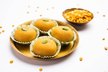 Besan Peda,pedha, pera. Popüler Hint mithai gram unu, Ghee, Şeker, Süt