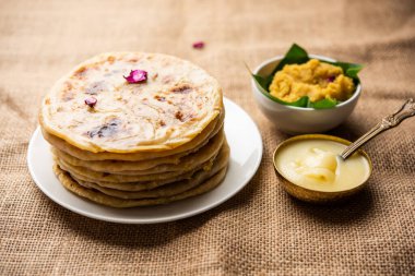 Puran poli, Puran roti, Holige, Obbattu, veya Bobbattlu, Maharashtra 'dan gelen Hint tatlısı tatlandırıcıdır.