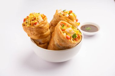Kutchi Cone Chaat Hindistan 'dan popüler bir parti aperatifi.