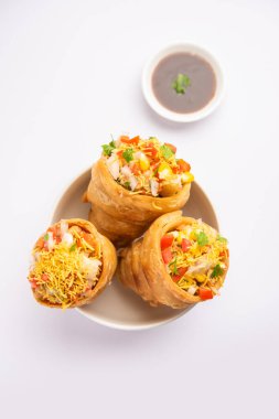 Kutchi Cone Chaat Hindistan 'dan popüler bir parti aperatifi.