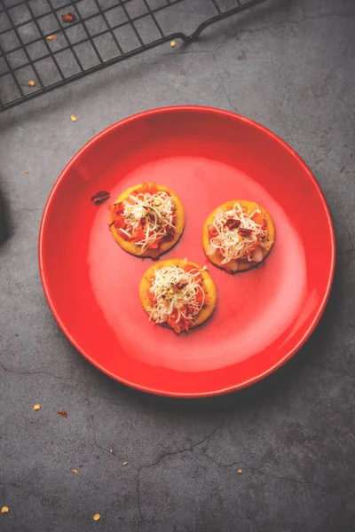 Papdi Pizza Sind Mini Food Häppchen Lieblings Party Snack Für — Stockfoto