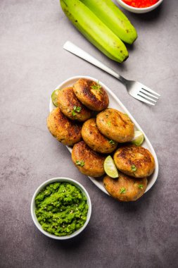 Çiğ muz pirzolası da muz ya da kacche kele ki tikki ya da köfte olarak adlandırılır.