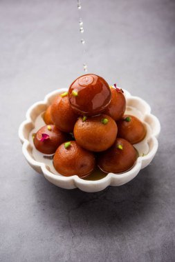 Gulab Jamun ya da gulabjamun, Hint tatlısıdır. yakın plan görünümü