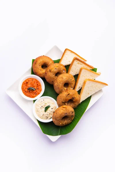 Instant Leftover Bread Medu Vada Served Chutney Hot Tea Indian — Stock Photo, Image