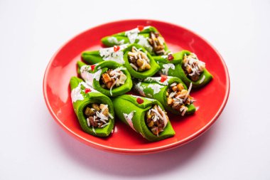 Kaju Gulkand Paan Mithai barfi - Hint tatlısı veya tatlı tabakta servis edilir