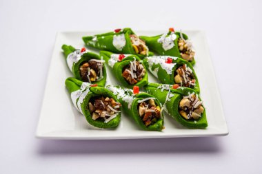 Kaju Gulkand Paan Mithai barfi - Hint tatlısı veya tatlı tabakta servis edilir