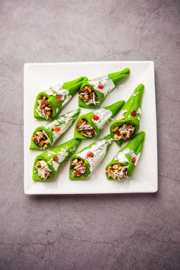 Kaju Gulkand Paan Mithai barfi - Hint tatlısı veya tatlı tabakta servis edilir