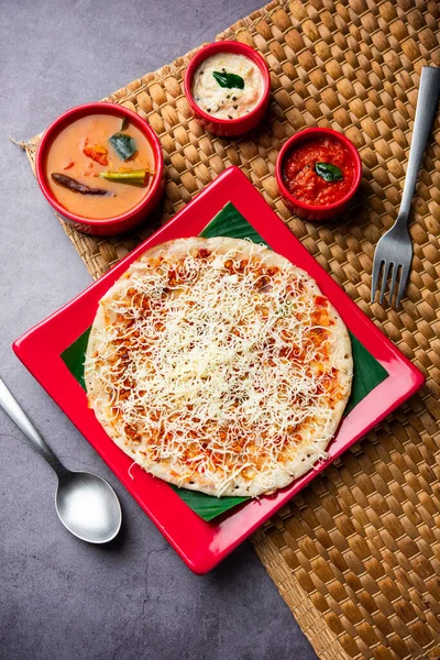 Pizza Uttapam Queijo Comida Indiana Sul Com Toque Servido Com — Fotografia de Stock