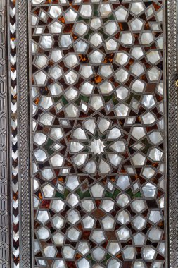 Topkapı Sarayı Müzesi 'nin İstanbul Müzesi' nde İslami Osmanlı döneminden kalma inci süslemelerin anası.