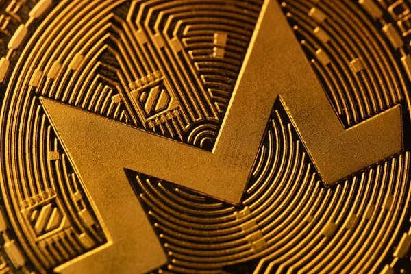 Bovenaanzicht Extreme Macro Close Van Crypto Monero Gouden Munt Logo — Stockfoto