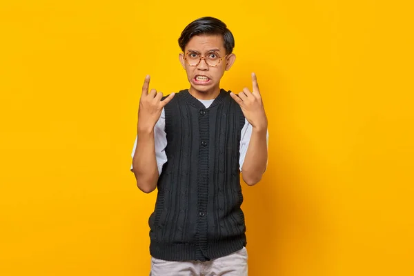 Portret Van Een Jonge Aziatische Man Casual Kleding Schreeuwend Met — Stockfoto