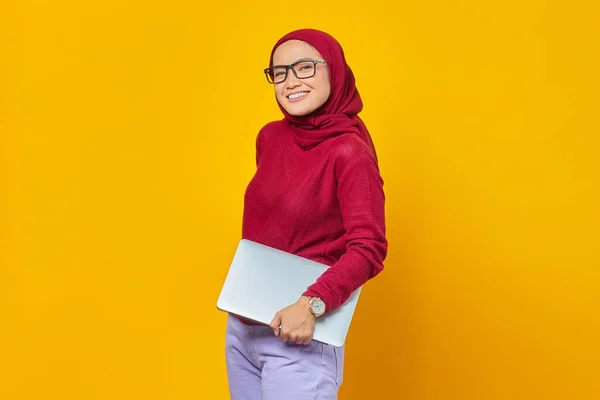 Portrait Smiling Asian Woman Bring Laptop Yellow Background — Stock Photo, Image