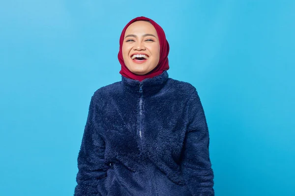 Portrait Young Asian Woman Wearing Blue Jacket Laughing Seeing Something — Stock Photo, Image