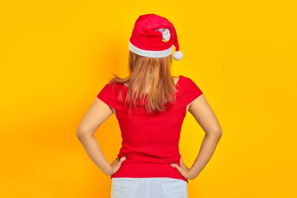 Mujer Joven Con Sombrero Navidad Posición Atrás Tomados Mano Cintura — Foto de Stock