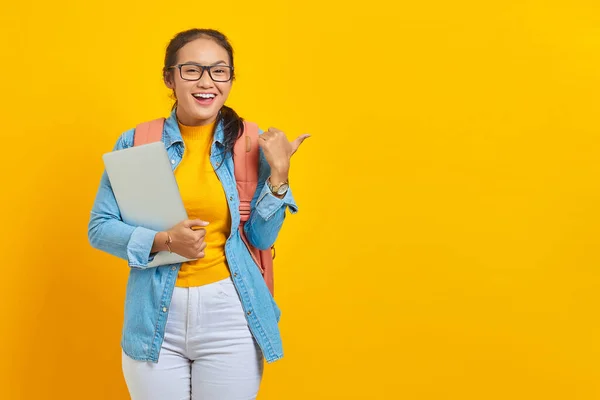 Portrait Cheerful Young Asian Woman Student Casual Clothes Backpack Holding — Stock Photo, Image