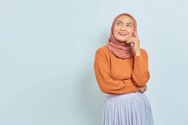 Portrait Beautiful Young Asian Muslim Woman Brown Sweater Looking Copy — Stock Photo, Image