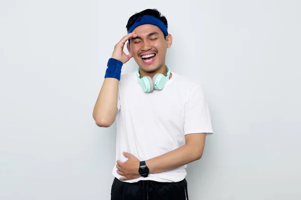 Jong Aziatisch Sportman Blauw Hoofdband Sportkleding Wit Shirt Met Hoofdtelefoon — Stockfoto