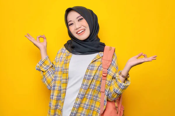 Smiling Young Asian Muslim Woman Student Casual Yellow Hold Hands — Φωτογραφία Αρχείου