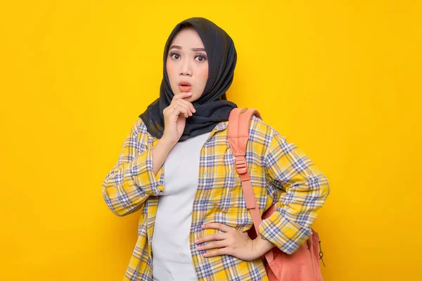 Pensive Young Asian Muslim Woman Student Casual Clothes Backpack Looks — Foto Stock