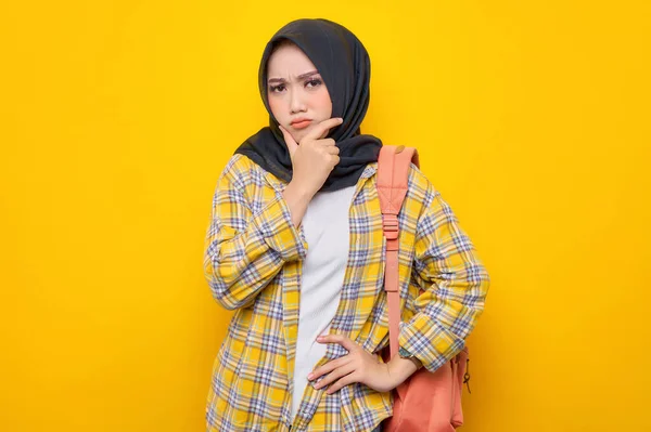 Pensive Young Asian Muslim Woman Student Casual Clothes Backpack Looks — Zdjęcie stockowe
