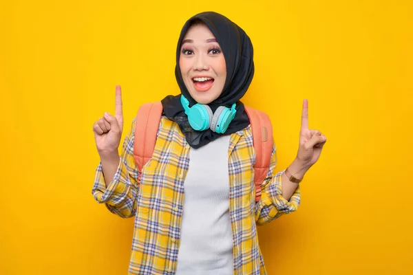 Cheerful Young Asian Muslim Woman Student Plaid Shirt Headphones Backpack — Foto Stock