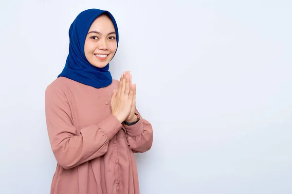Smiling Beautiful Asian Muslim Woman Casual Shirt Gesturing Eid Mubarak — Stok fotoğraf