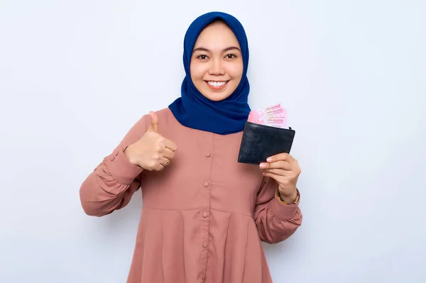Smiling Young Asian Muslim Woman Casual Shirt Holding Wallet Full — Stok Foto