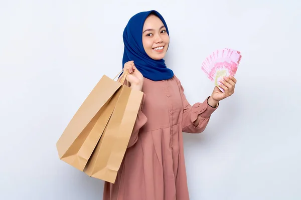 Smiling Young Asian Muslim Woman Pink Shirt Holding Money Banknotes — Photo