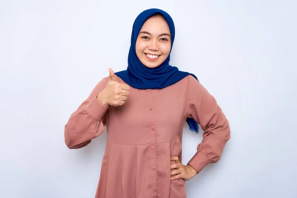 Cheerful Young Asian Muslim Woman Pink Shirt Showing Thumbs Gesture — Stock Photo, Image