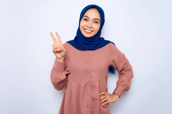 Smiling Young Asian Muslim Woman Pink Shirt Looking Camera Showing — Stockfoto