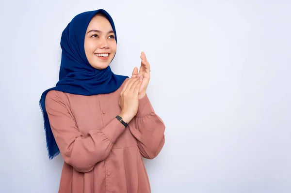 Smiling Young Asian Muslim Woman Pink Shirt Rubs Hands Feels — Foto Stock