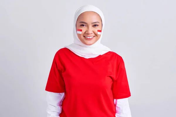 Smiling Young Asian Muslim White Red Shirt Woman Celebrating Indonesian — Fotografia de Stock
