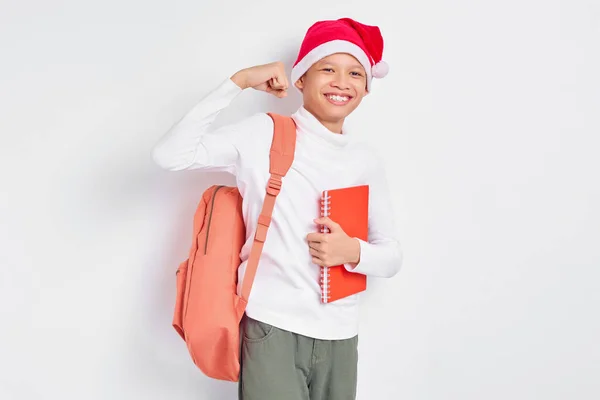 Usmívající Mladý Asijský Student Vánoční Klobouk Ležérní Oblečení Batohem Drží — Stock fotografie