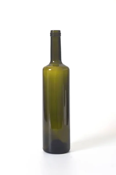 Botella Vidrio Verde Alcohol Pie Sobre Fondo Blanco —  Fotos de Stock