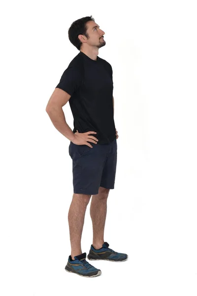 Vista Lateral Homem Vestindo Sportswear Shorts Isolado Fundo Branco — Fotografia de Stock