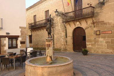 Rubielos de Mora meydanı ve belediye binası, Teruel ili, Aragon, İspanya