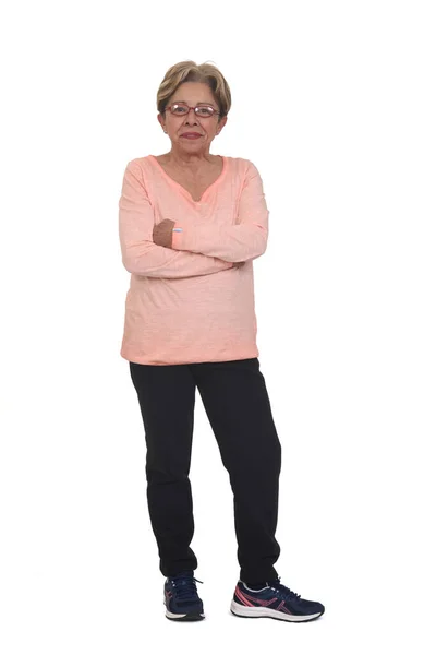 Donna Anziana Con Braccia Sportive Incrociate Sfondo Bianco — Foto Stock