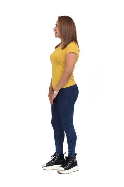 Vista Lateral Mulher Com Jeans Slim Fundo Branco — Fotografia de Stock