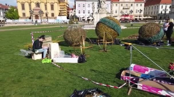 Timisoara Romania Abril 2019 Plaza Victoria Bellas Decoraciones Florales Festival — Vídeo de stock