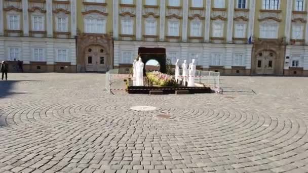 Timisoara Romania Квітня 2019 Площа Перемоги Красиві Прикраси Квітів Міжнародному — стокове відео