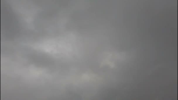 Gumpalan Gelap Bergerak Langit Sebelum Badai — Stok Video