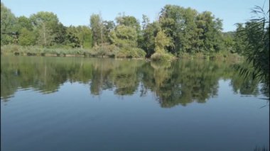 Almanya, Regensburg yakınlarındaki Tuna Nehri manzarası