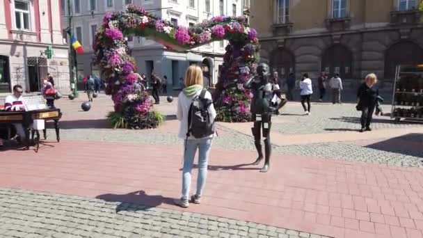 Timisoara Rumunia Kwietnia 2019 Międzynarodowy Festiwal Kwiatów Timfloralis Ludzie Turyści — Wideo stockowe