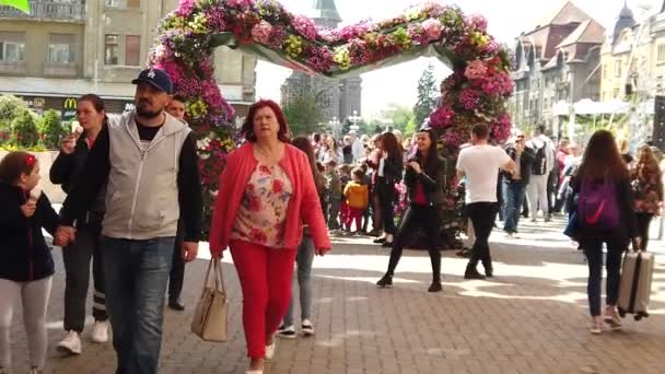 Timisoara Rumunsko Dubna 2019 Mezinárodní Květinový Festival Timfloralis Lidé Turisté — Stock video